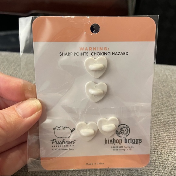 - New Pusheen x bishop Briggs pin set - Picture 2 of 2